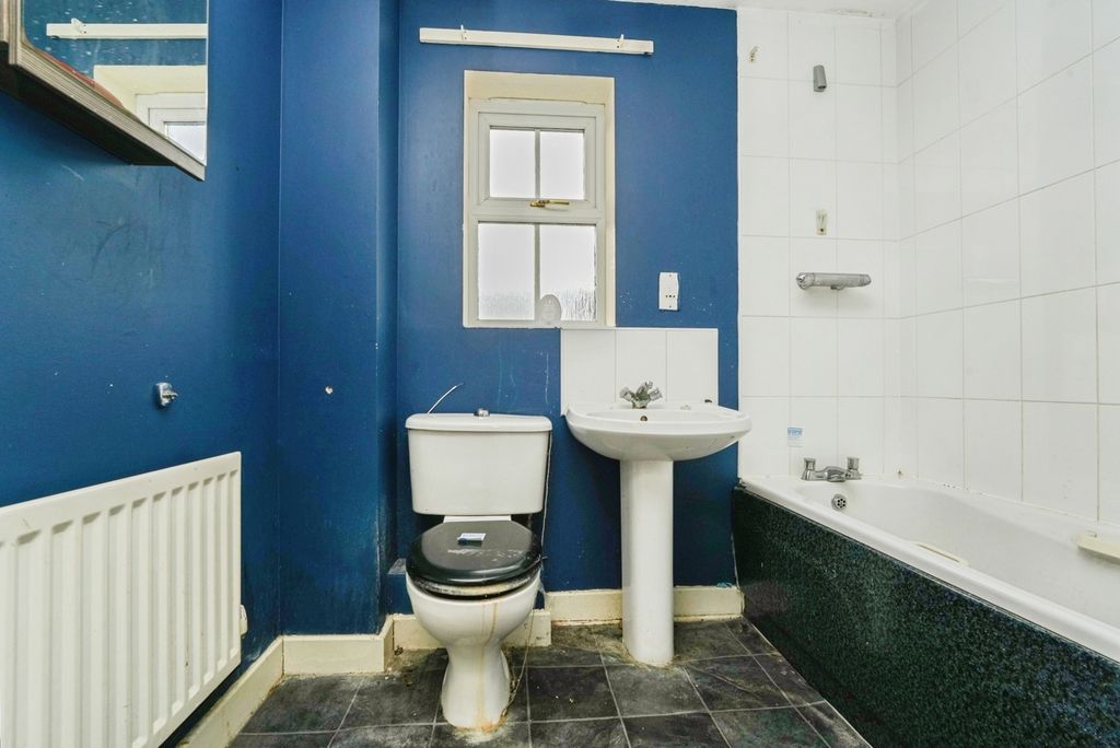 Property photo 3 of 6 Photo