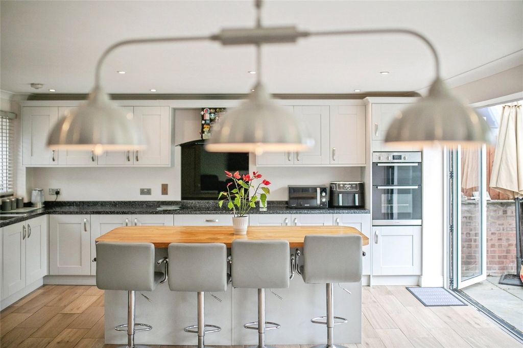 Property photo 1 of 23 Picture No. 22