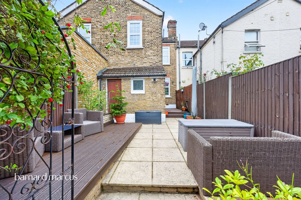 Property photo 1 of 19