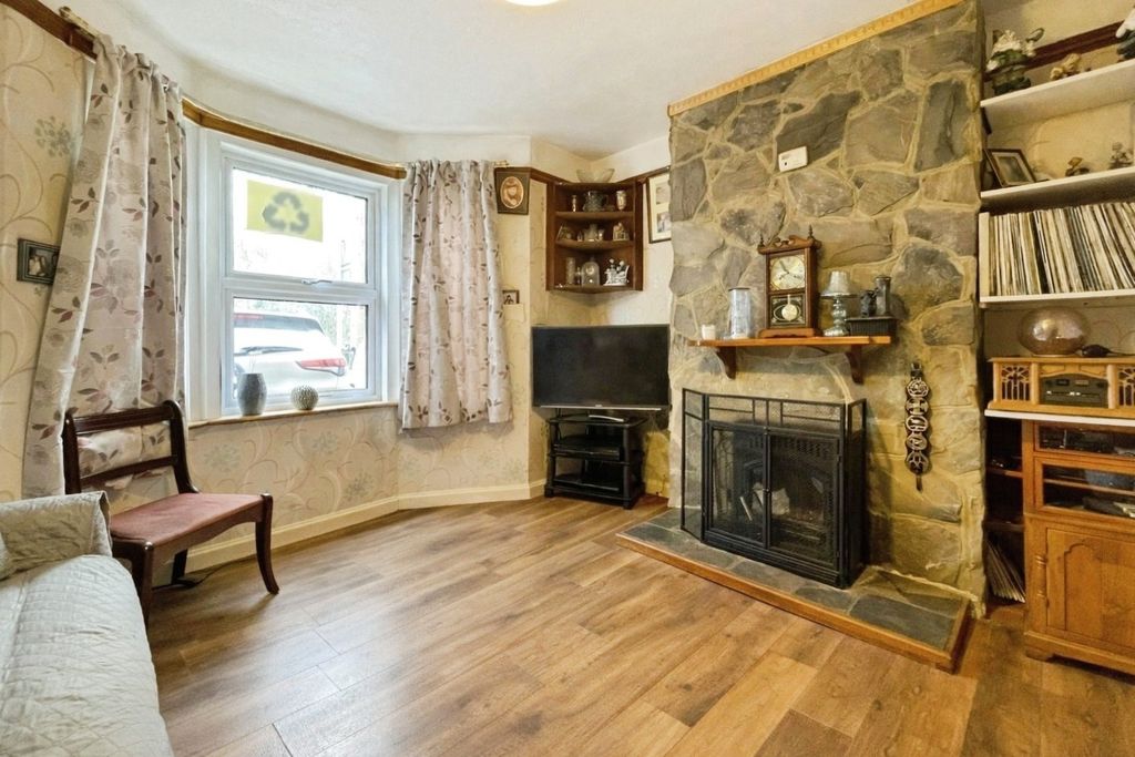 Property photo 2 of 11 Pbox-Img.Jpg