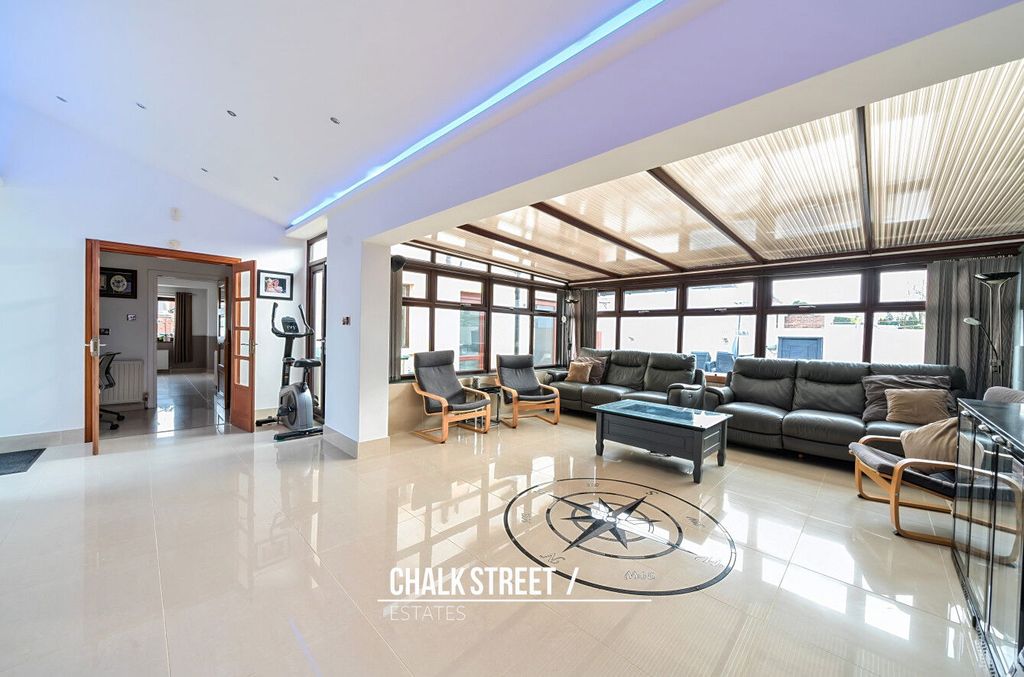 Property photo 2 of 47