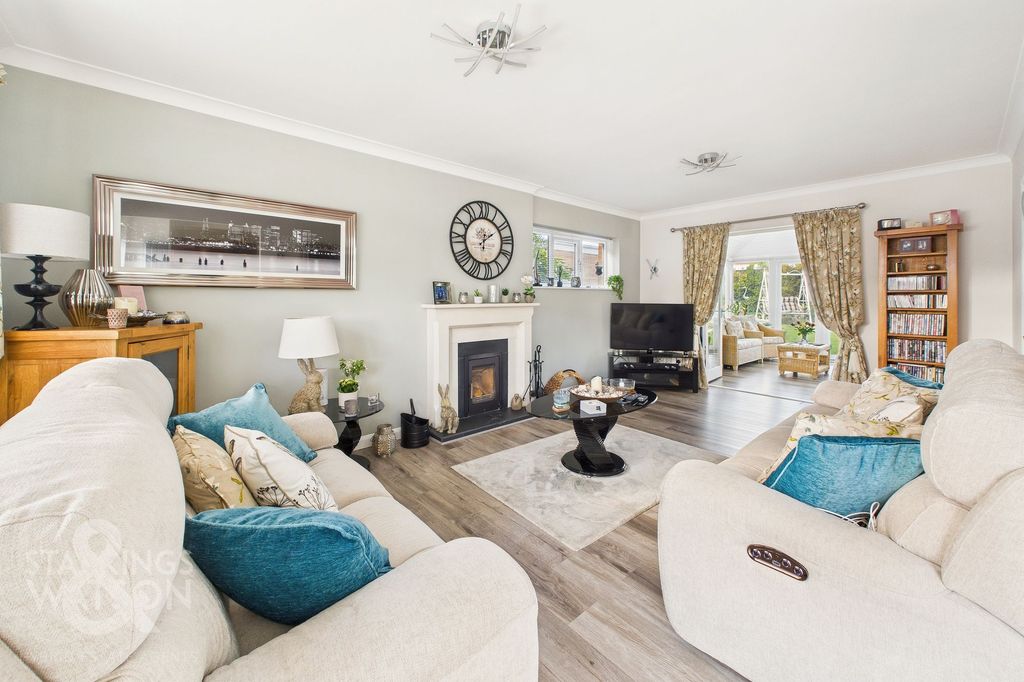 Property photo 2 of 43