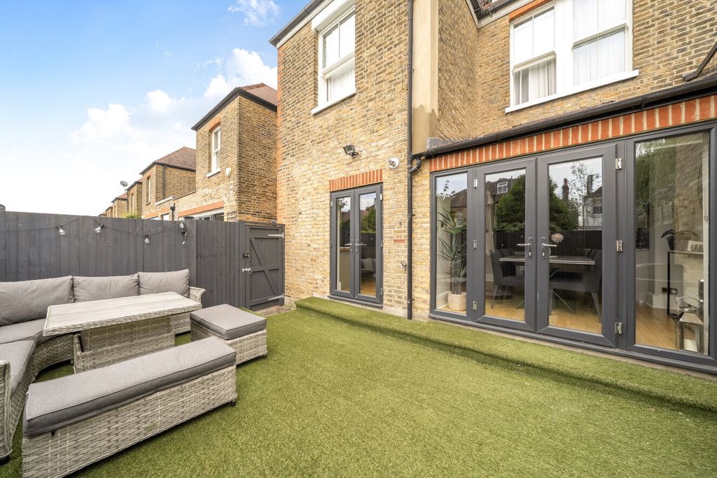 Property photo 3 of 12 1-6A19F7A6A24De-1...