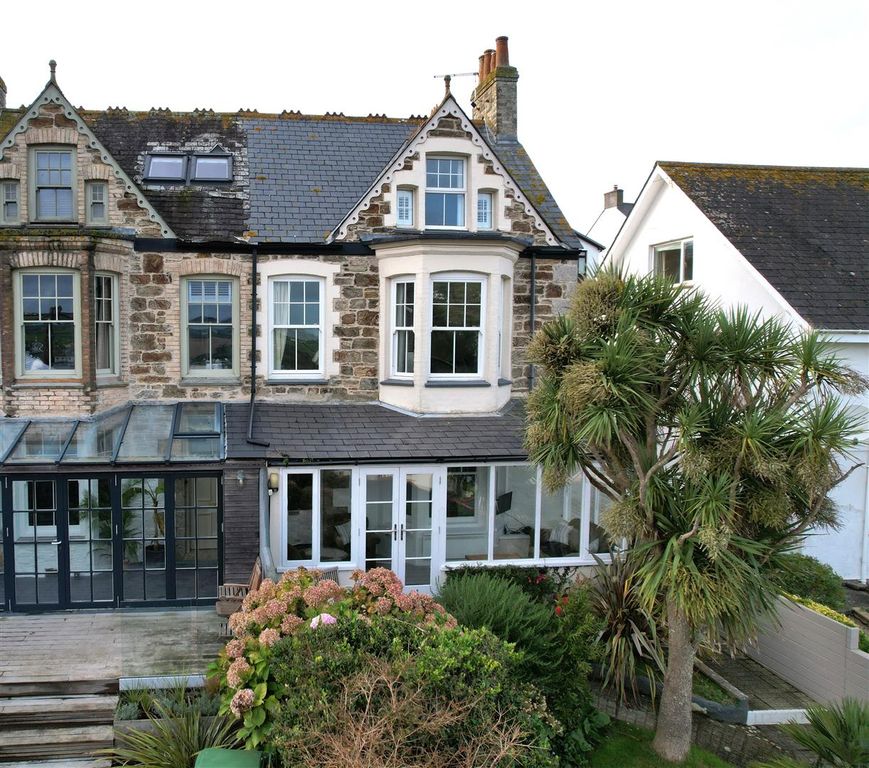 Property photo 3 of 23 Front