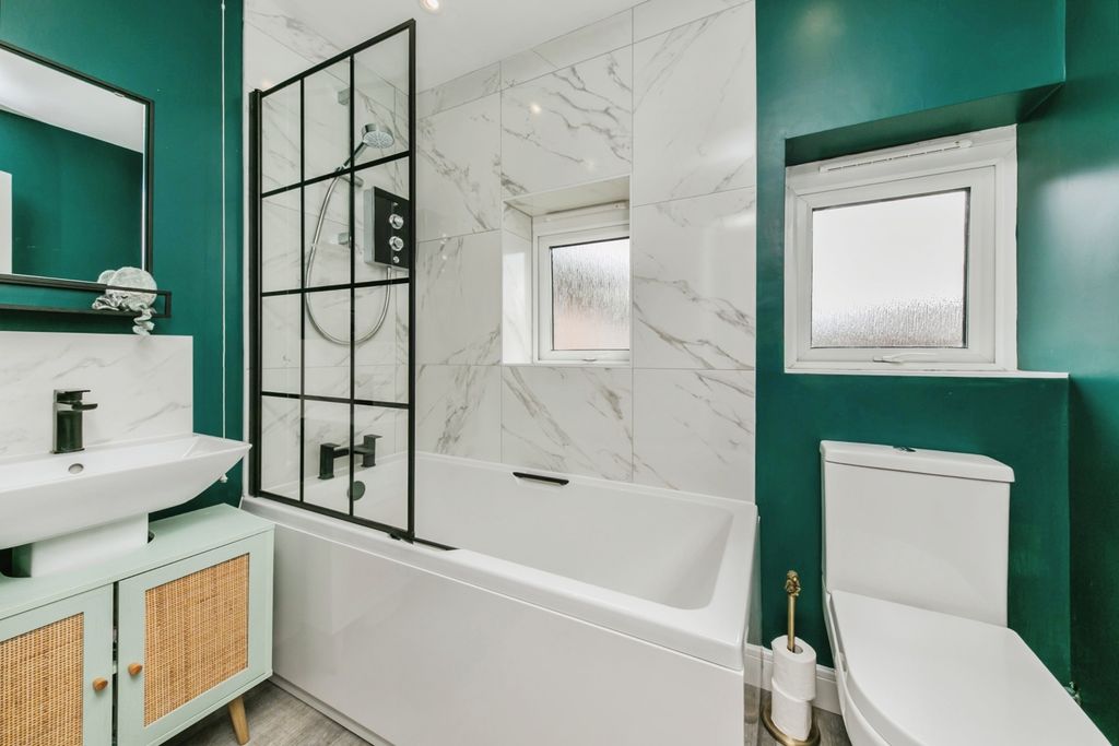 Property photo 3 of 16 Pbox-Img.Jpg