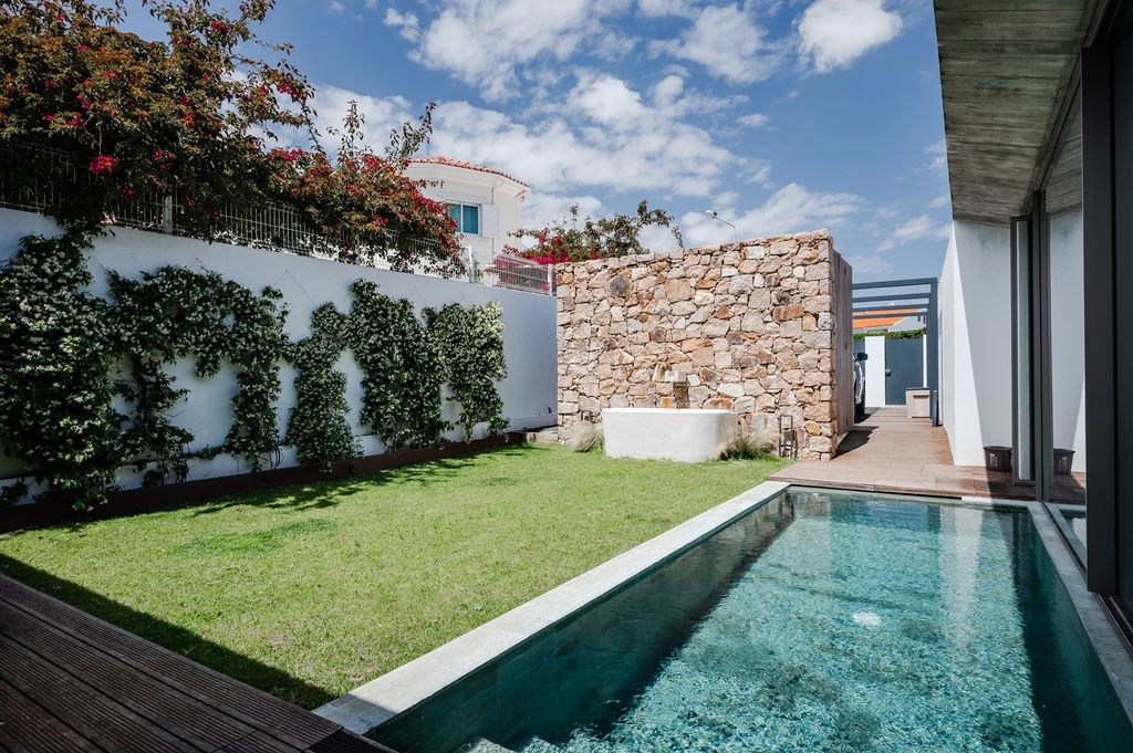Property photo 2 of 54