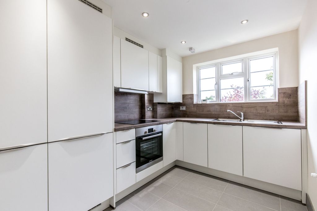 Property photo 1 of 10 Kitchen (Example)