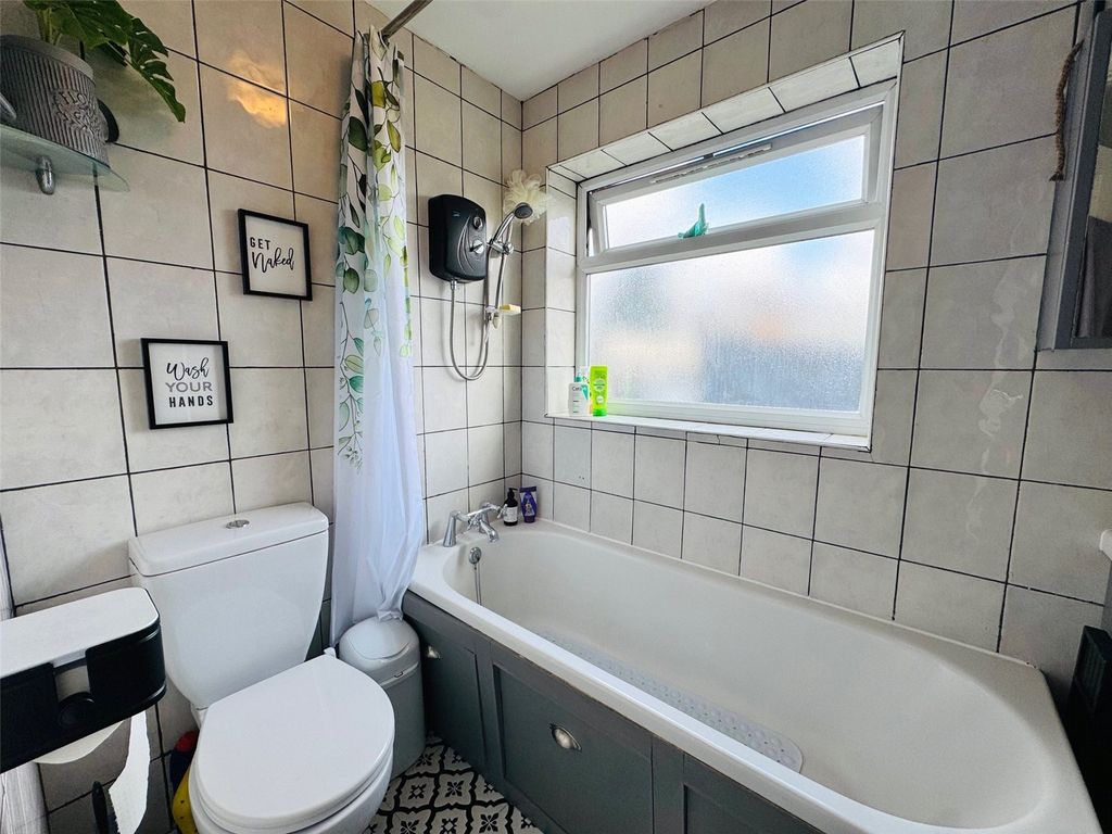 Property photo 3 of 9 Picture No. 05