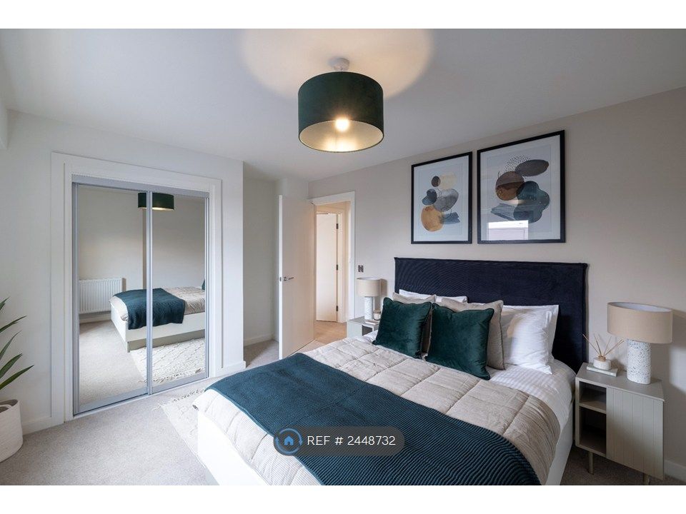 Property photo 3 of 13 Main Bedroom
