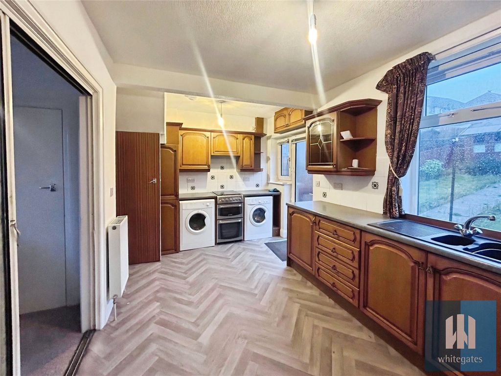 Property photo 2 of 19 Picture No. 37