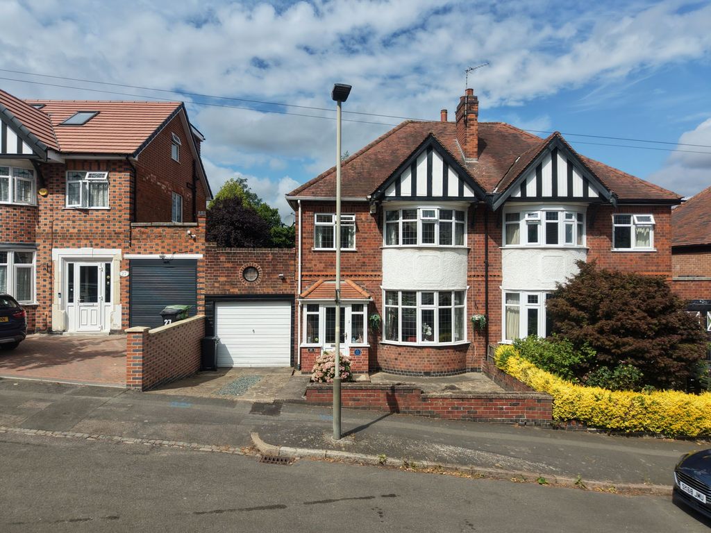 Property photo 1 of 11 Front