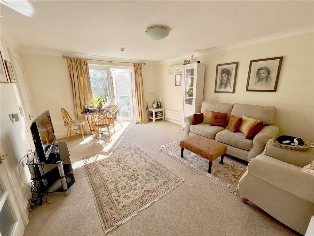 Property photo 2 of 11 Lounge/Dining Room