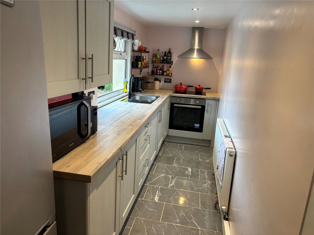 Property photo 2 of 16 Picture No. 23