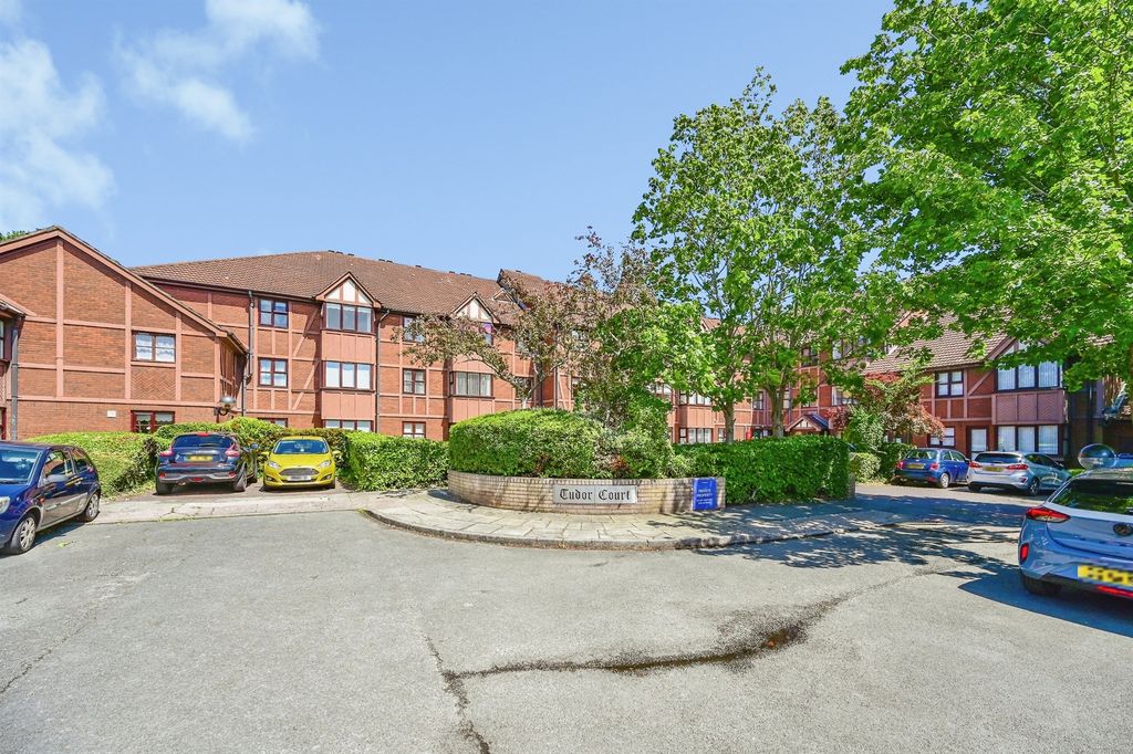 Property photo 1 of 11
