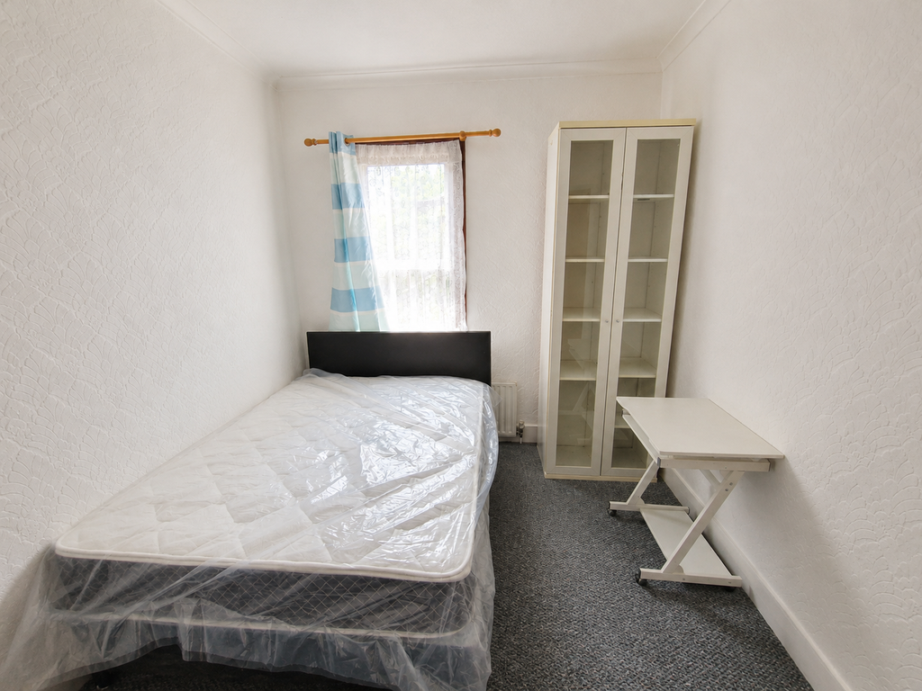 Property photo 1 of 6 Room 2