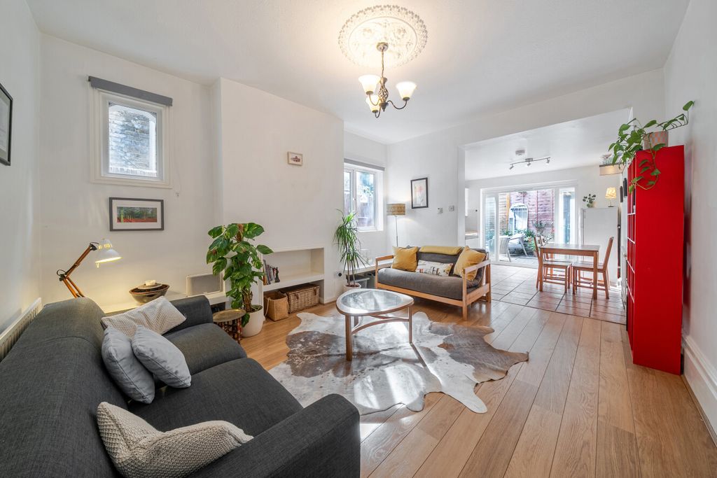 Property photo 1 of 12 1-6Aa32B27A5d52-1...