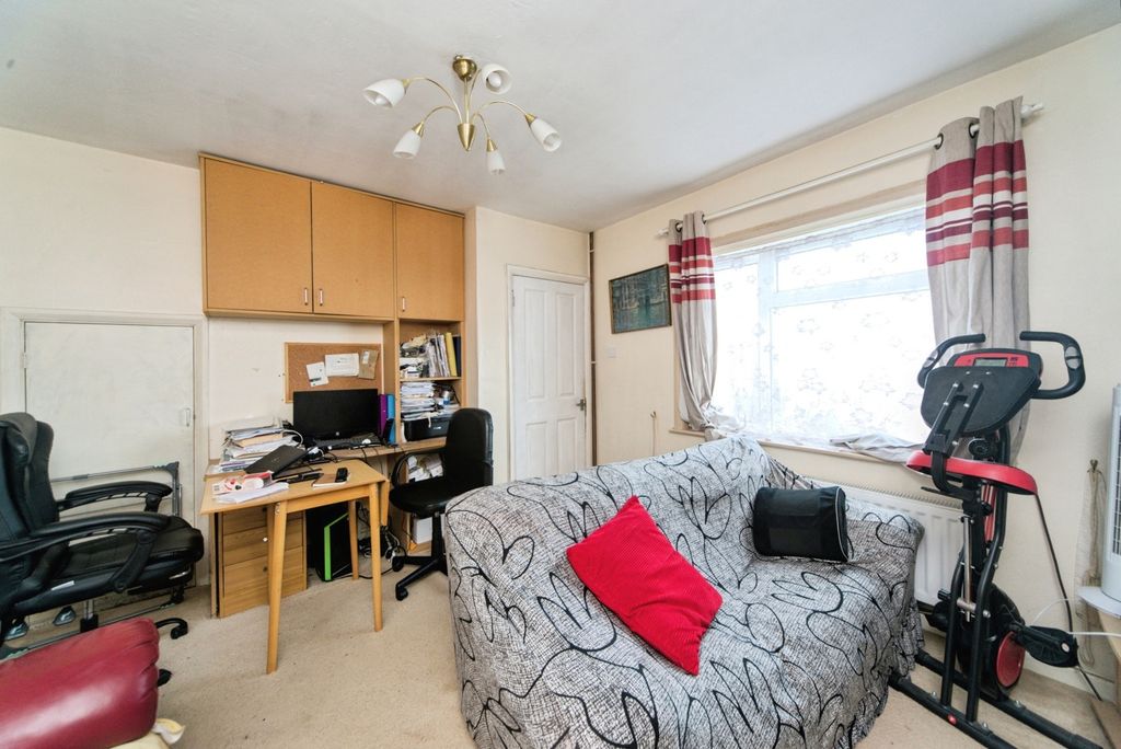 Property photo 2 of 17 Photo