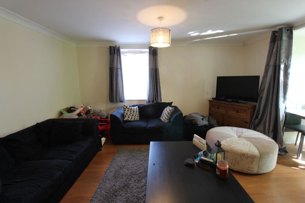 Property photo 3 of 9