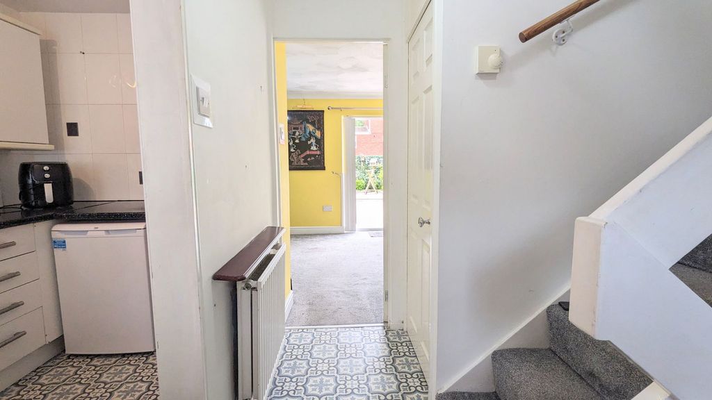 Property photo 2 of 19