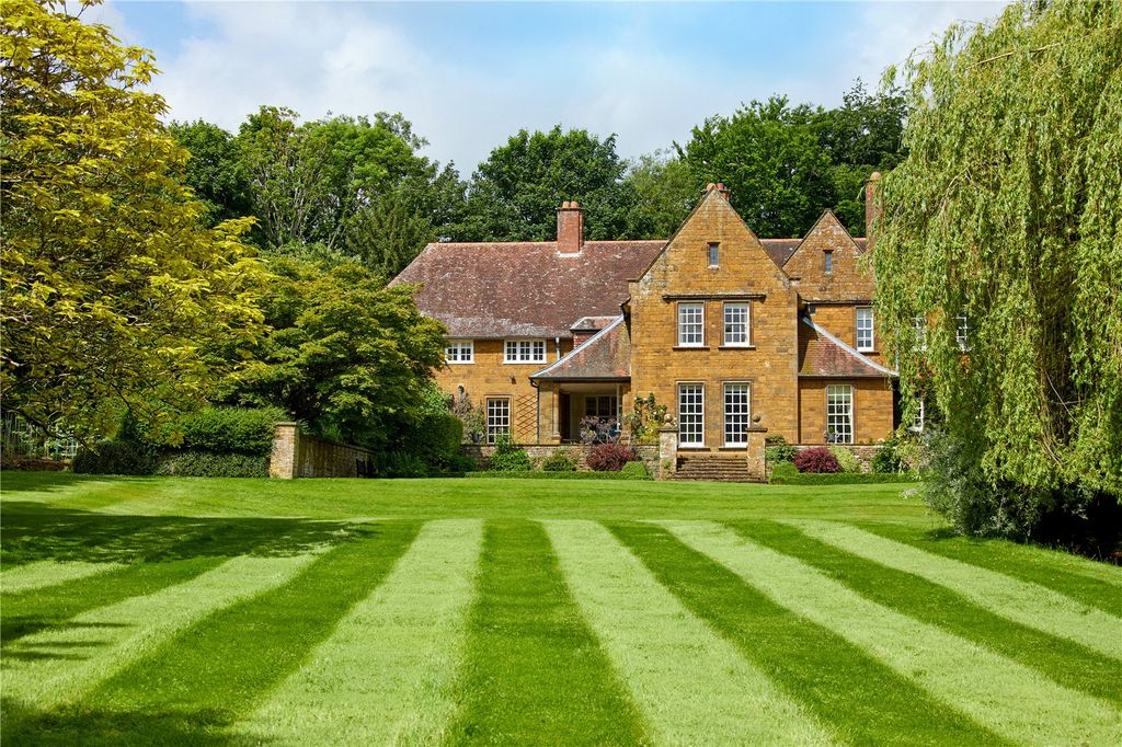 Additional image 7 of 6 bed equestrian for saleCross Hill Road, Adderbury, Banbury, Oxfordshire OX17