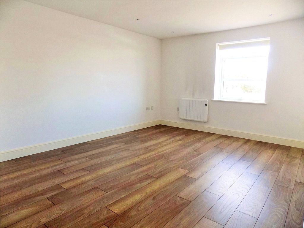 Property photo 2 of 7 Picture No. 12