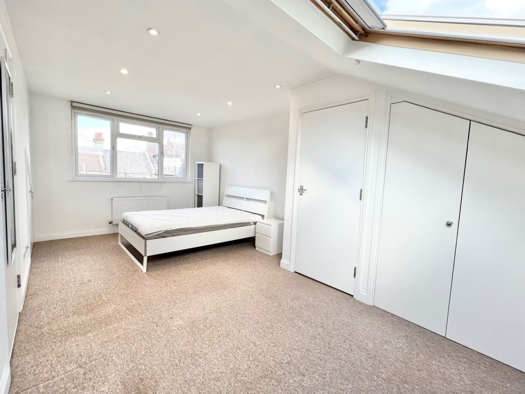 Property photo 3 of 13 Gallery
