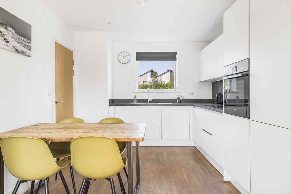 Property photo 2 of 25 3874248_Preview.Jpg