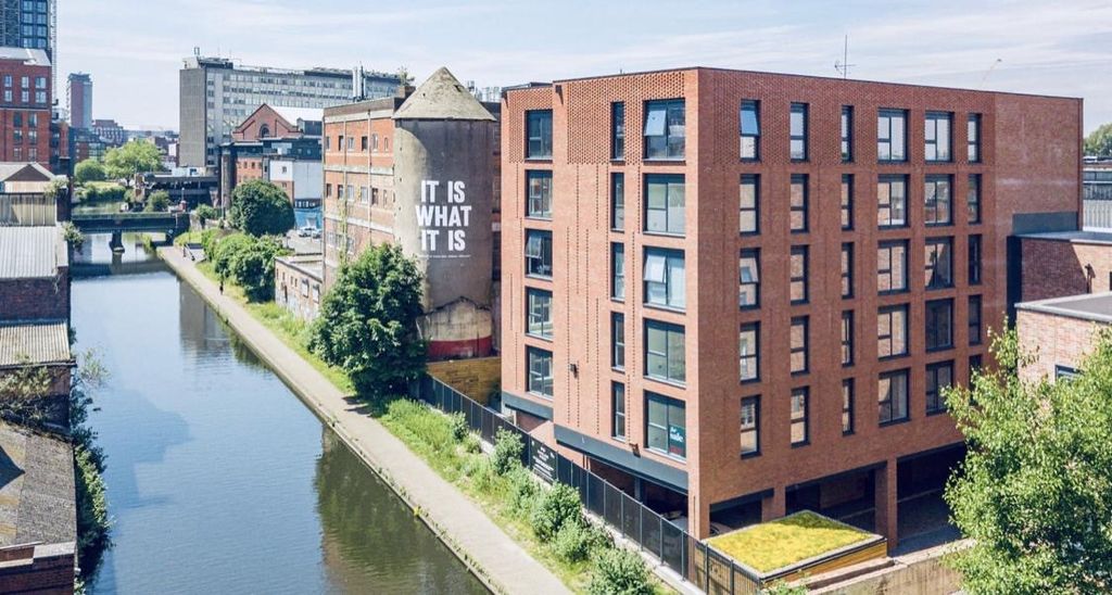 Property photo 1 of 5 Bedroom