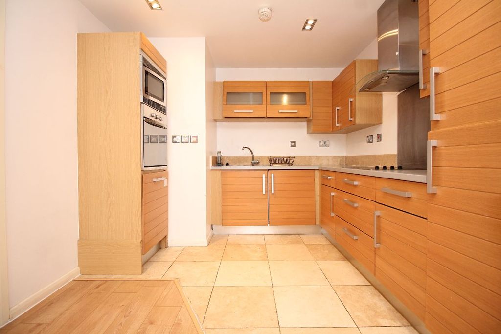 Additional image 9 of 1 bed flat to rentCity Tower, Limeharbour, Canary Wharf E14
