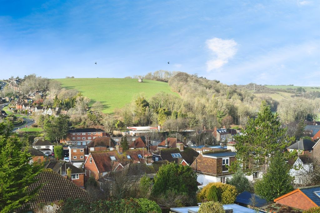 Property photo 2 of 21