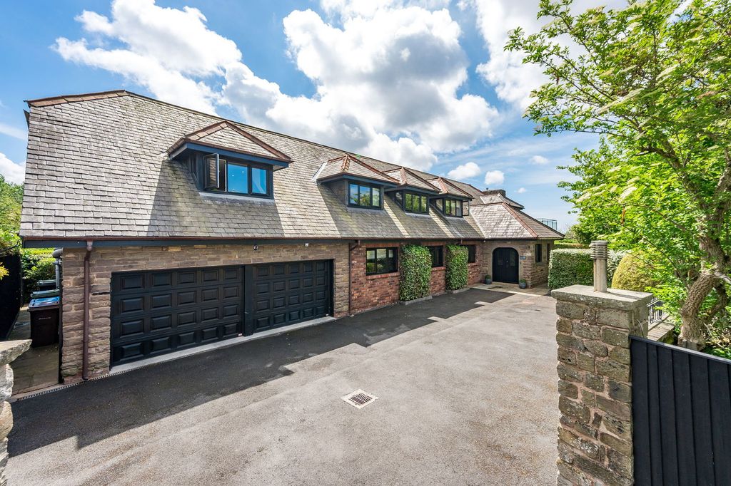 Property photo 2 of 59