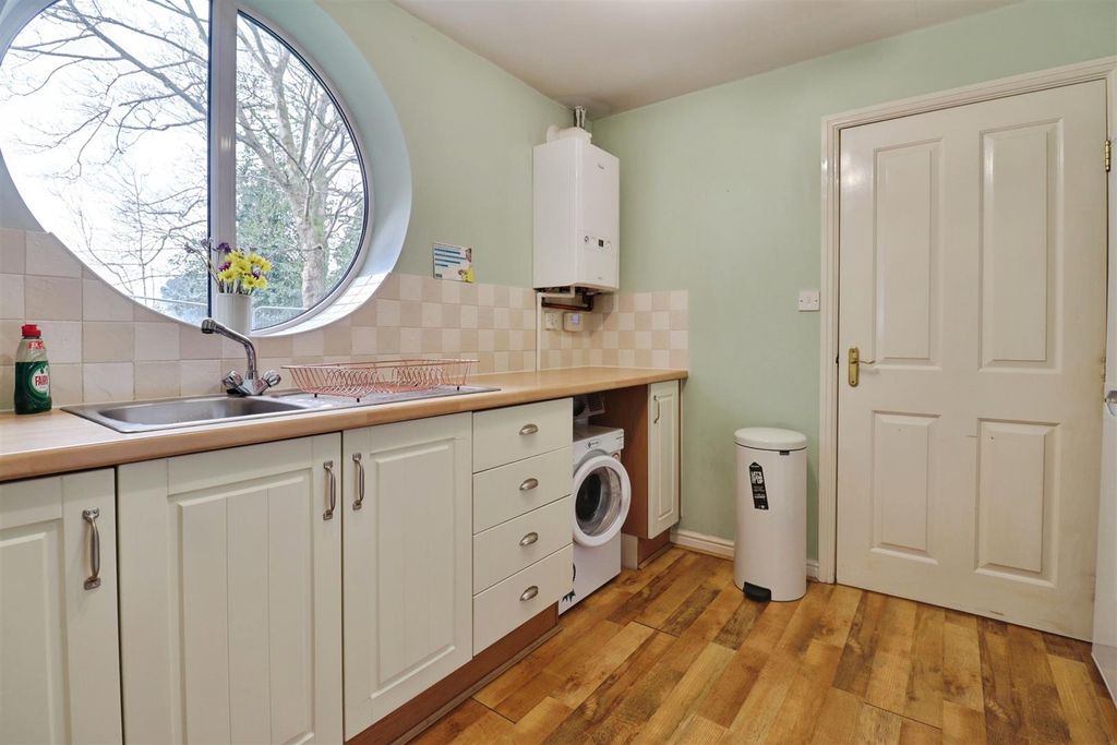 Property photo 2 of 11 Af094554-Img_1099-Img_1101.Jpg