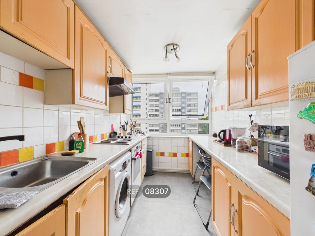 Property photo 2 of 6 Kitchen