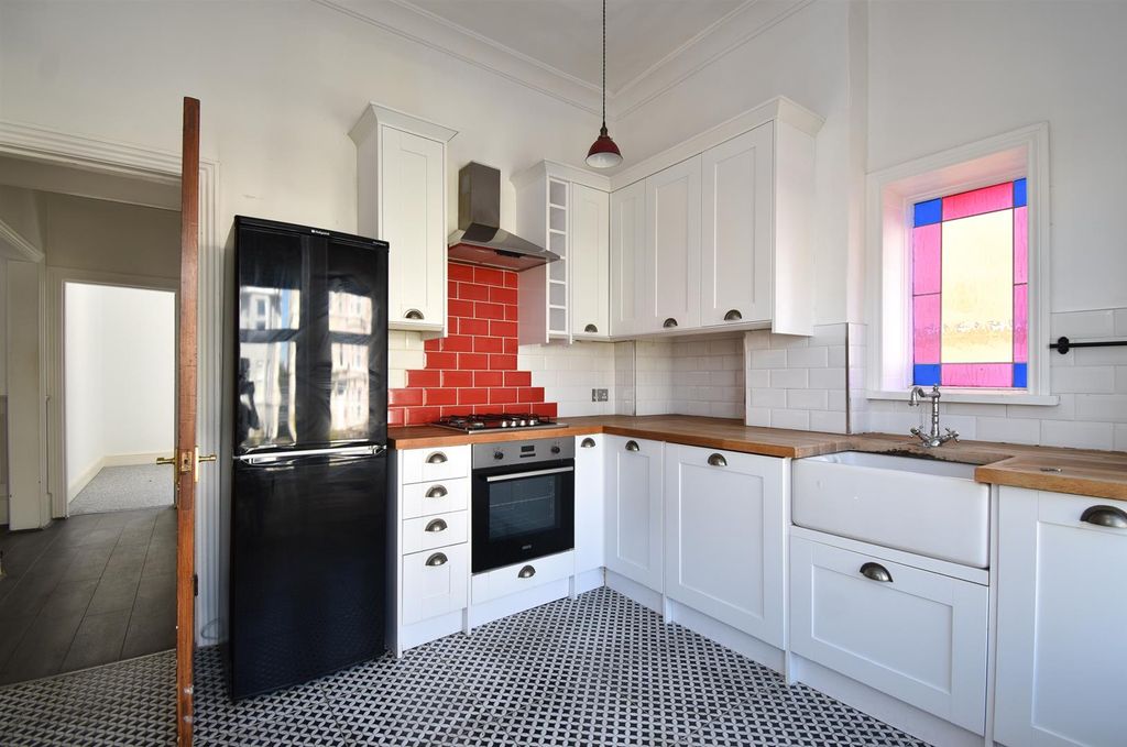 Property photo 3 of 16 Kitchen