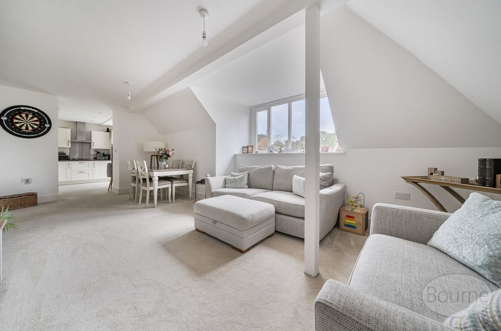 Property photo 2 of 20 44268A9E-Bff7-42B...