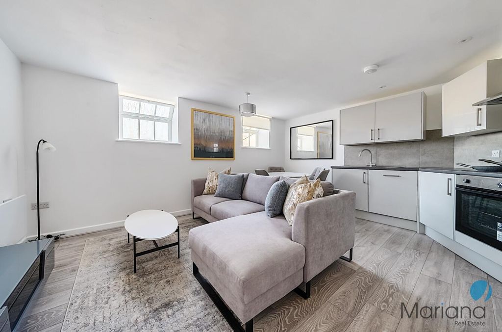 Property photo 1 of 18 Reception Room