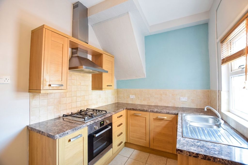 Property photo 2 of 7 Kitchen