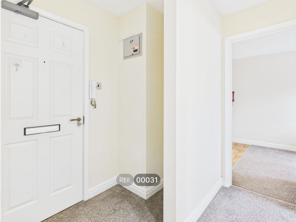 Property photo 2 of 16 Hallway