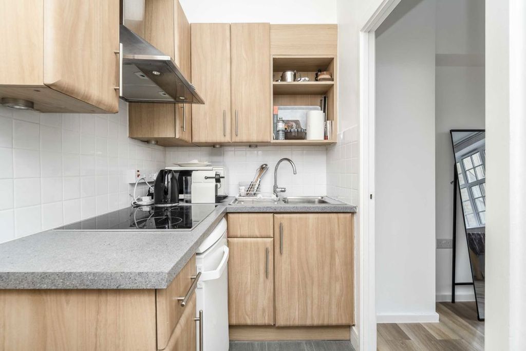 Property photo 3 of 6