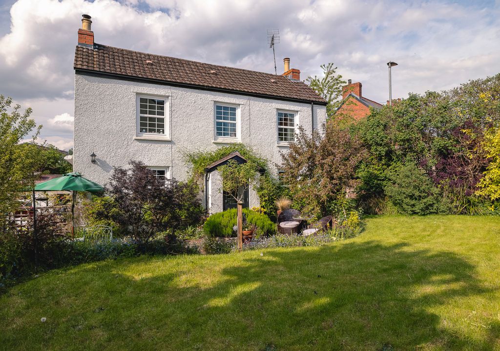 Property photo 1 of 31 Picture No. 10