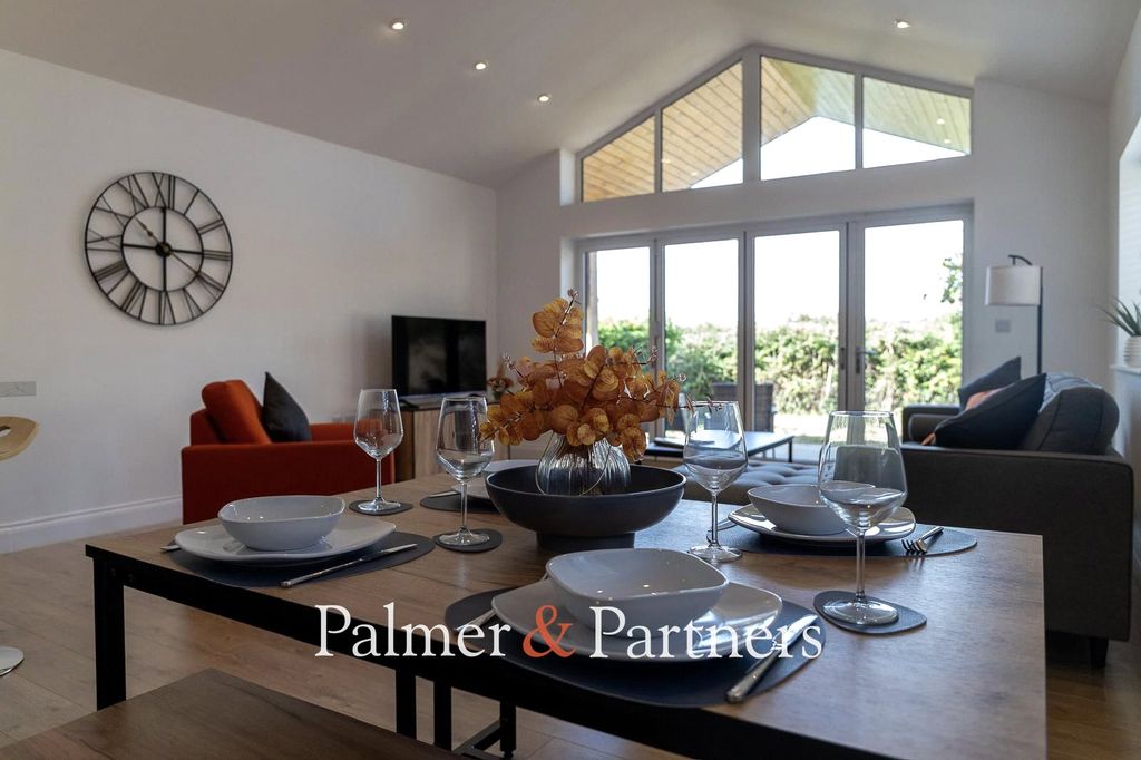Property photo 3 of 28 Picture No. 07