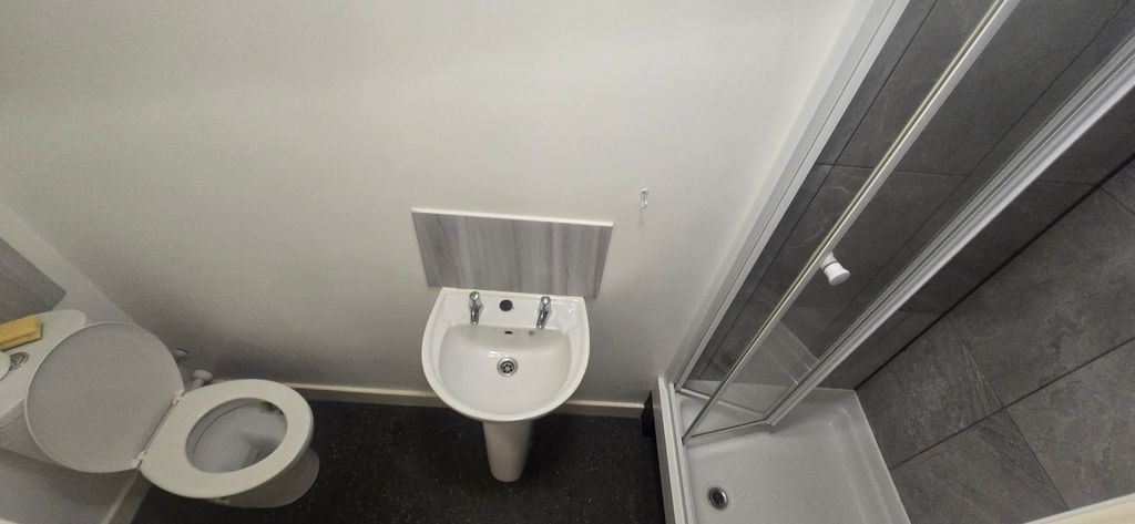 Property photo 3 of 3 Bathroom