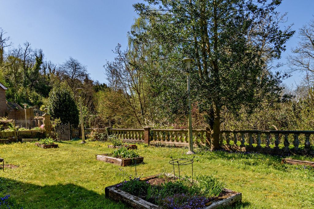 Property photo 3 of 19 Garden