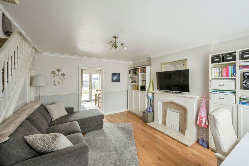 Property photo 2 of 14