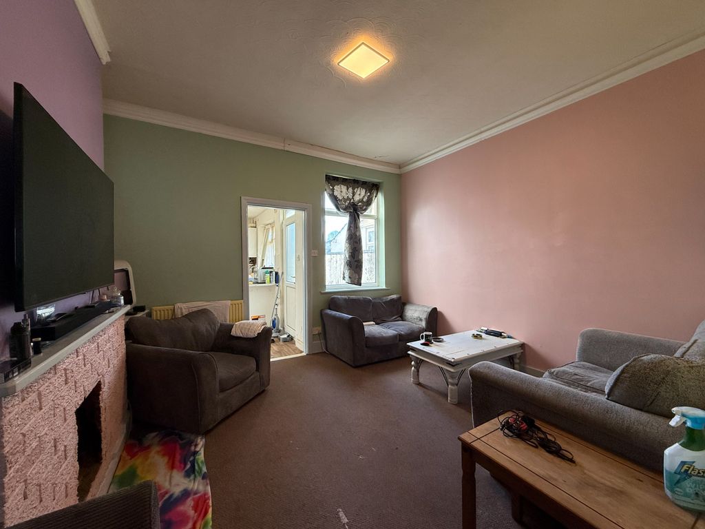 Property photo 2 of 5
