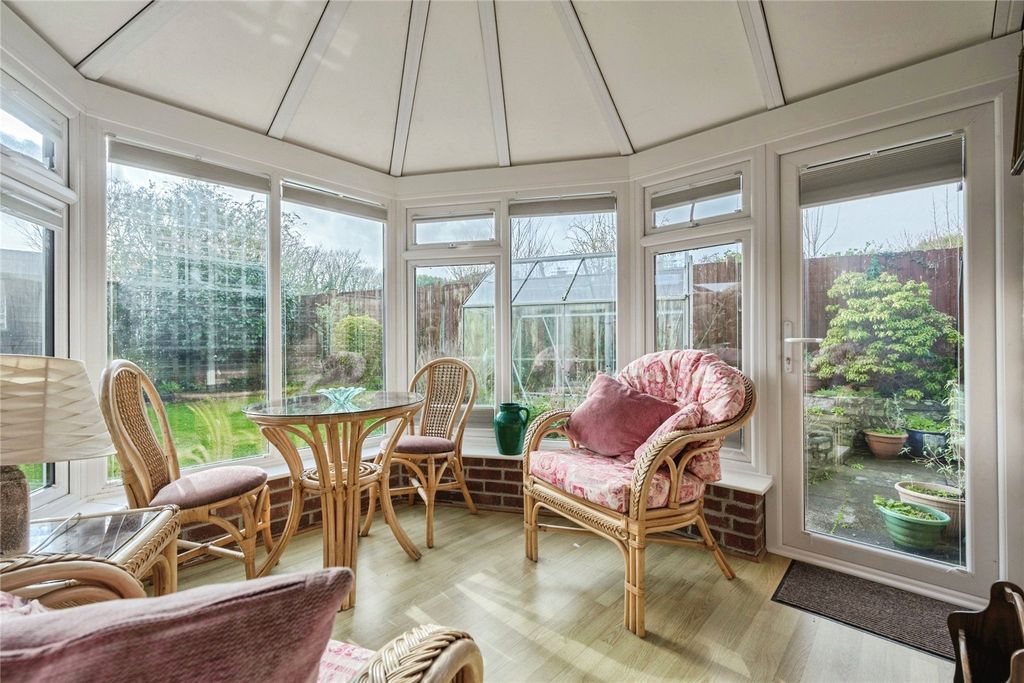 Property photo 3 of 17 Conservatory