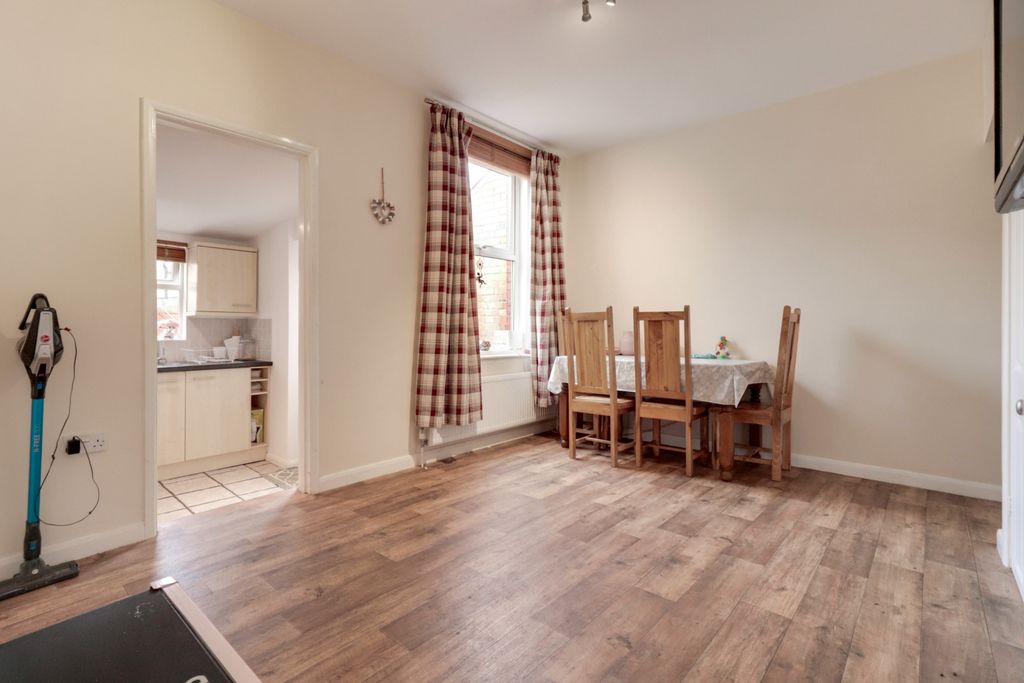 Property photo 3 of 10 Dining Room