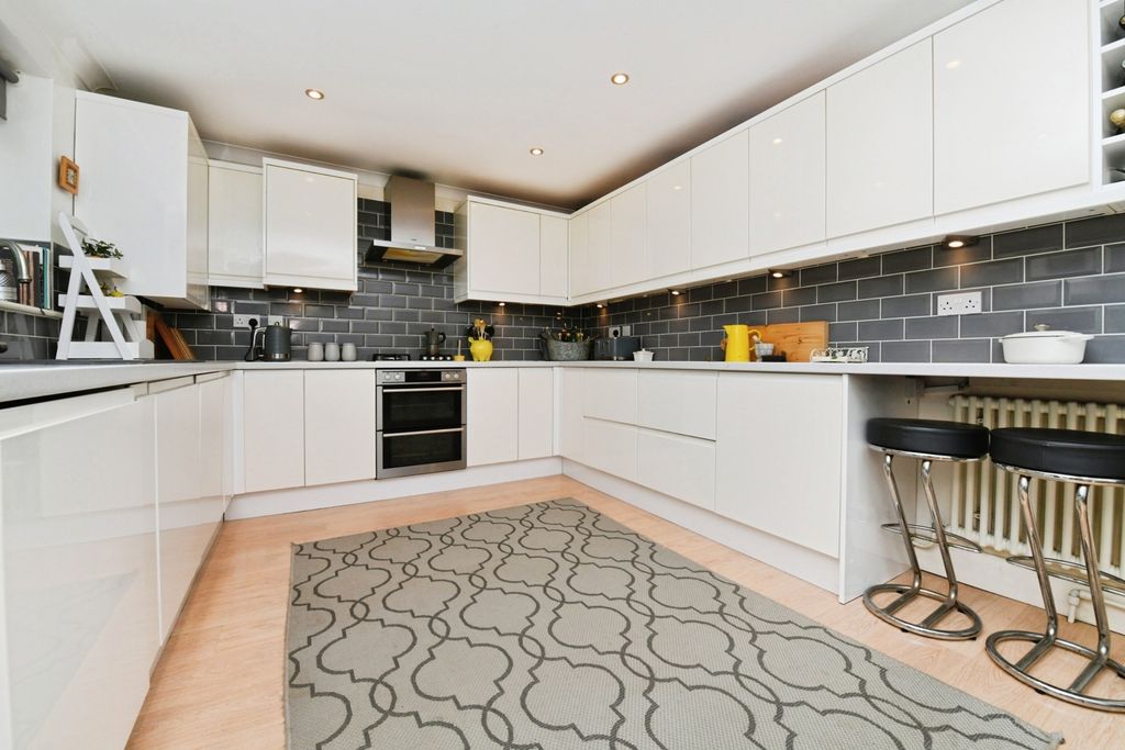 Property photo 2 of 14 Pbox-Img.Jpg