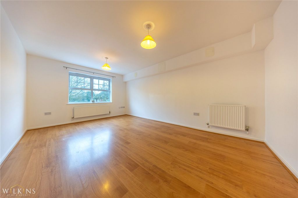 Property photo 2 of 15 Picture No. 04