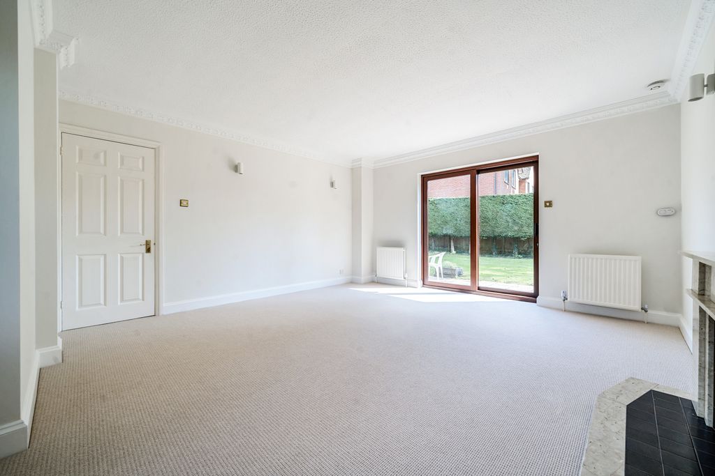 Property photo 3 of 25 Picture No. 02